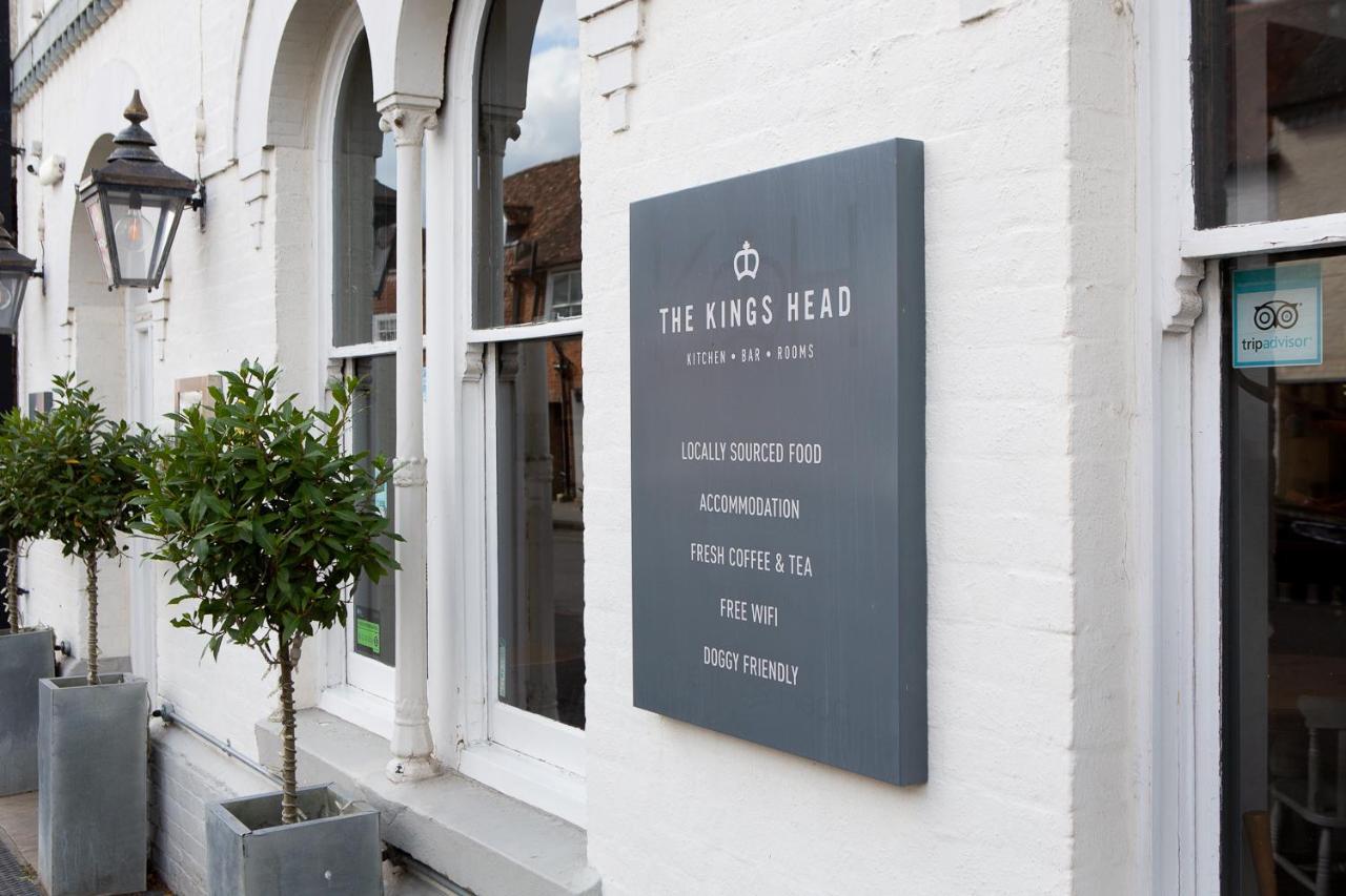 ワイ The Kings Head Bed & Breakfast エクステリア 写真