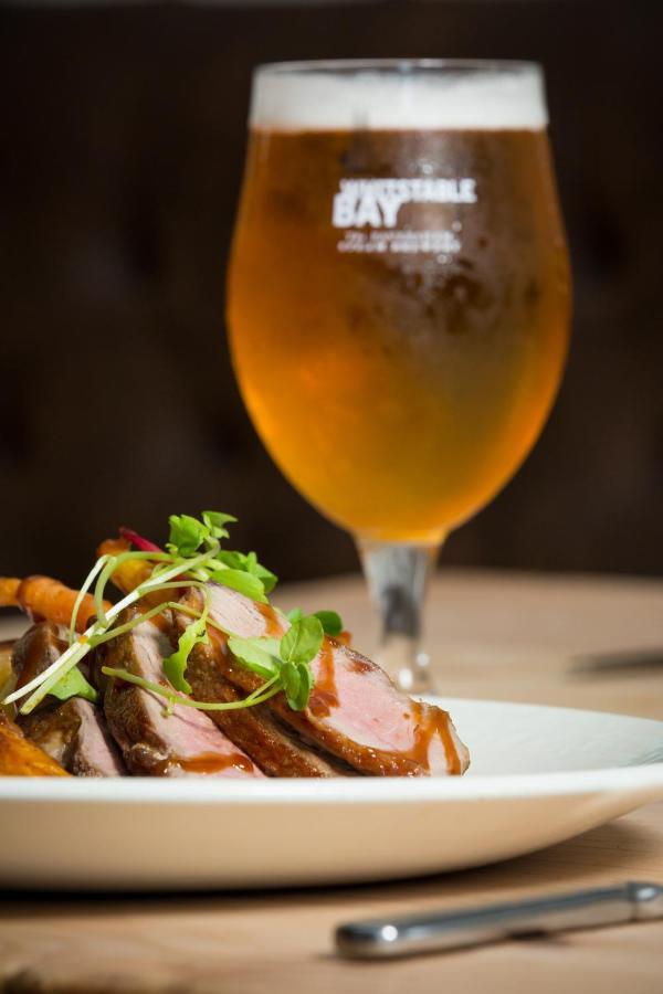 ワイ The Kings Head Bed & Breakfast エクステリア 写真