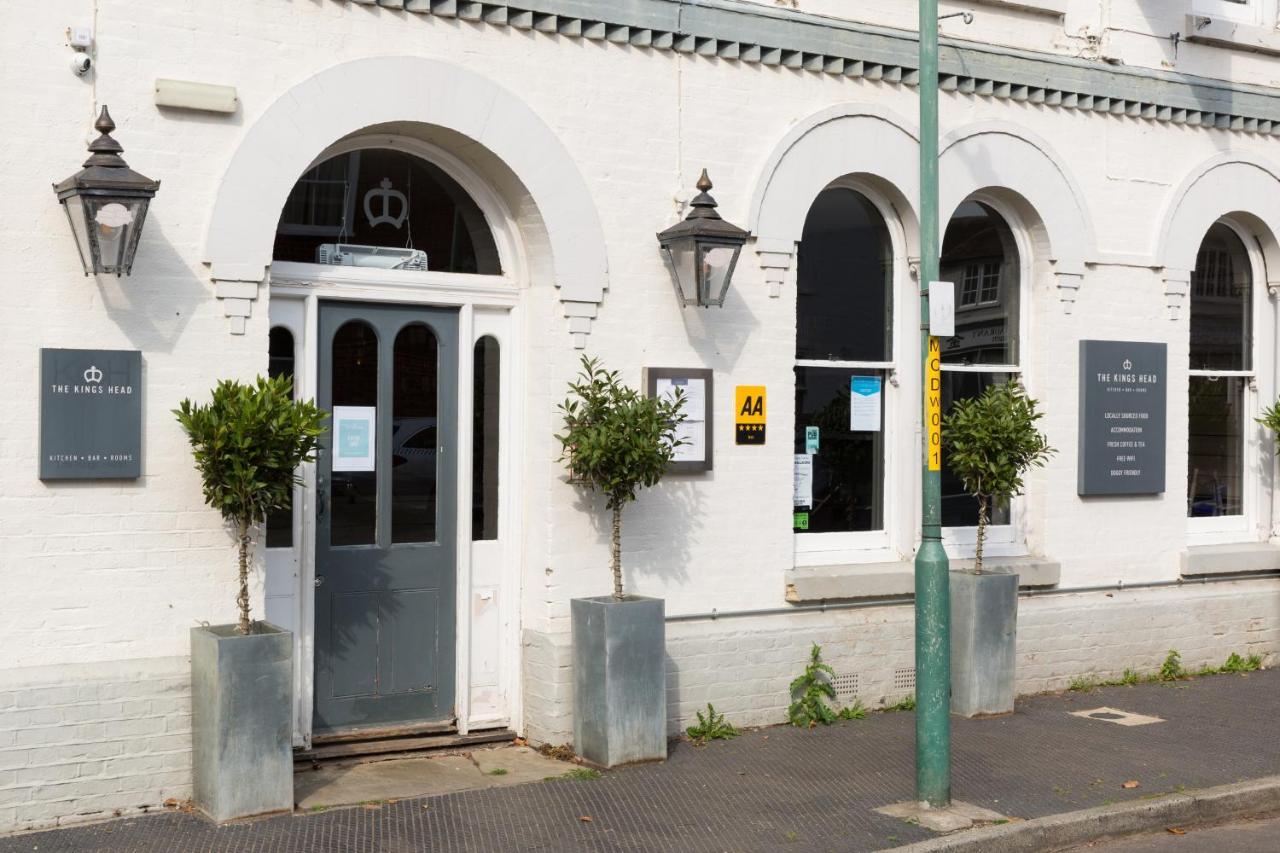ワイ The Kings Head Bed & Breakfast エクステリア 写真